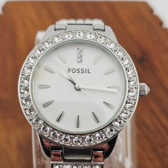 Fossil Women's Silver Tone Rhinestone Link Bracelet Watch ES-2362 HAS DAMAGE - Picture 2 of 8